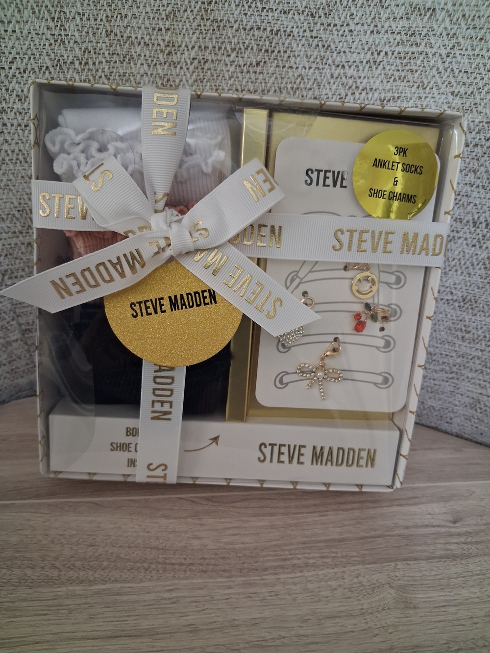 Steve Madden 3 Pk Anklet Socks & Shoe Charms